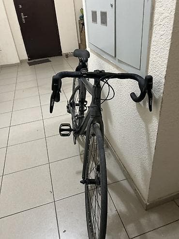 камера для шоссейного велосипеда: Шоссейный велосипед, Рама M (156 - 178 см), Б/у — 1