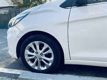 wuling mini ev: Chevrolet Spark: 2020 г., 1 л, Автомат, Бензин, Хэтчбэк — 3