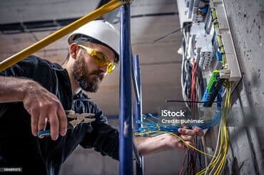 автоэлектрик с выездом бишкек: Электрик | Установка счетчиков, Монтаж выключателей, Монтаж проводки Больше 6 лет опыта — 3