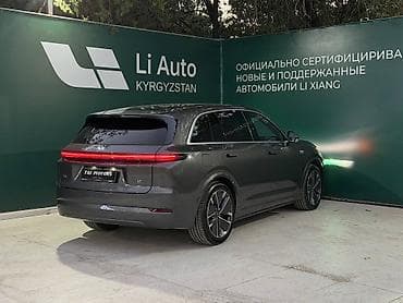 машина кроссовер: Lixiang L7: 2025 г., 1.5 л, Автомат, Гибрид, Кроссовер — 2