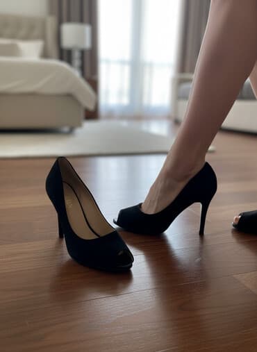 Продаю женские туфли