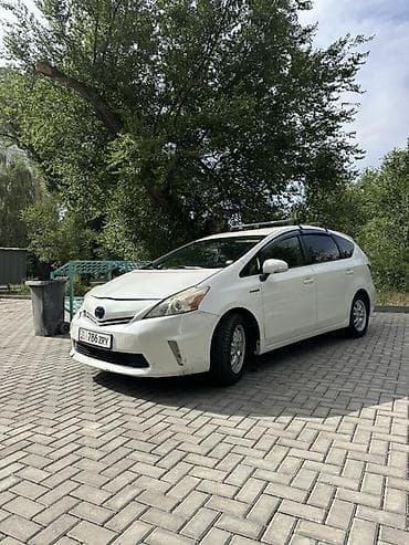 platz vitz: Toyota Prius V: 2012 г., 1.8 л, Вариатор, Гибрид, Универсал — 5