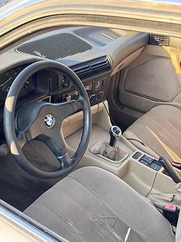 540 е34: BMW 525: 1988 г., 2.5 л, Механика, Бензин, Седан — 10