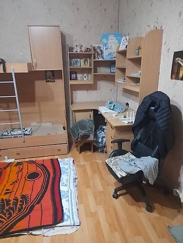 барачный: 3 комнаты, 85 м², Старый ремонт — 2