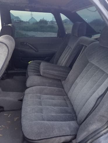 Продажа авто: Volkswagen Passat: 1993 г., Седан — 5