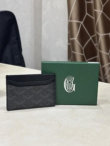 красный галстук: Карточница Goyard, компактная и тонкая. Характеристики: - Материал — 7
