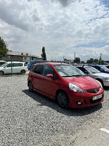 Honda Fit: 2006 г., 1.4 л, Автомат, Бензин, Хэтчбэк