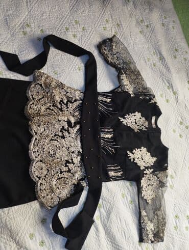 Киреге берилүүчү кийимдер: Кече көйнөгү, Суу периси, Узун модель, Жеңдери менен, Страздар, M — 2