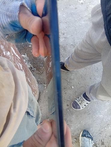 самсунг 5 с: 6/256 Основные особенности: - Экран с плоским стеклом, тонкие рамки — 1