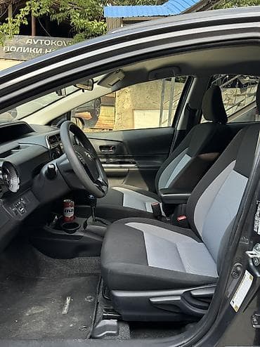 некст 1: Toyota Prius C: 2019 г., 1.5 л, Автомат, Гибрид, Хэтчбэк — 4