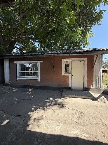 Дома: 📍В Сокулуке продается дом расположенный на участке 10 соток. 🏷️Об — 2