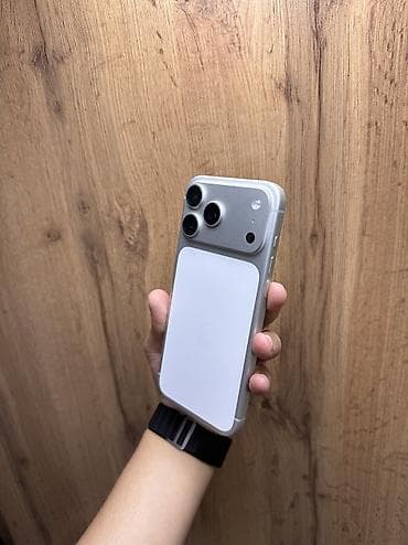 icloud: IPhone 17 Pro Max, Б/у, 256 ГБ, Белый, Защитное стекло, Чехол, В рассрочку, 100 % — 1