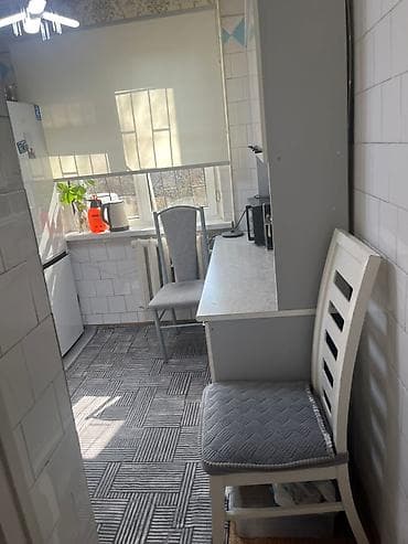 Тигүүчүлөр үчүн отургучтар: Ашкана үчүн отургуч, Жыгач, түсү - Ак — 1