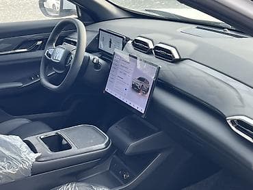 dongfeng: Dongfeng : 2026 г., Электромобиль — 7
