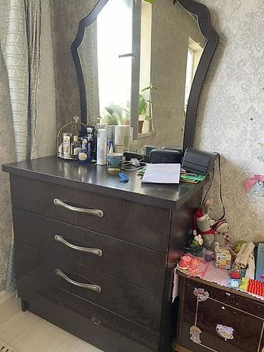 Эмерек гарнитурлары: Уктоочу бөлмө гарнитуру, Колдонулган, Эки кишилик керебет, Шкаф, Тумба, Өзү алып кетүү, түсү - Күрөң — 1