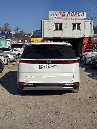 Продажа авто: Kia Carnival: 2021 г., Минивэн — 3