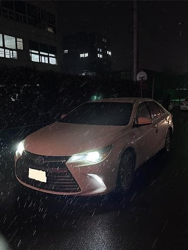 бити машина: Toyota Camry: 2017 г., 2.5 л, Гибрид, Седан — 1