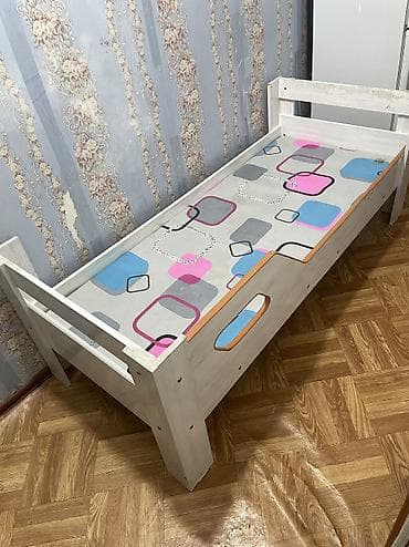 Детская кровать 1500с. Раньшь была двухъярусная, переделанная под at lalafo.kg Детская кровать 1500с. Раньшь была двухъярусная, переделанная под