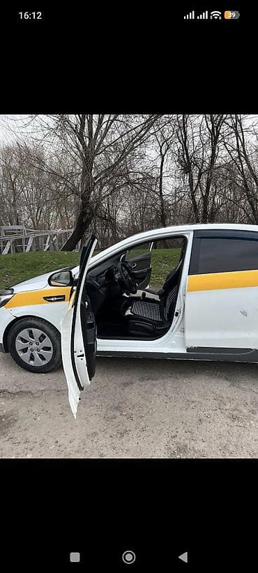 mini cuper: Kia Rio: 2016 г., 1.6 л, Ручные, Бензин, Седан — 3