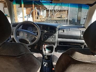 go park: Volkswagen Golf III, хэтчбек, черный цвет кузова. Основные — 1