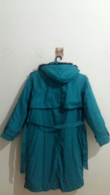 Киреге берилүүчү кийимдер: Тёплая женская парка/пальто бирюзового цвета. Особенности: - — 2