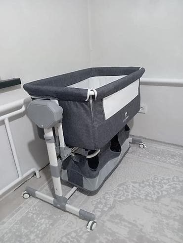 детская обувь для девочек: Детская приставная кроватка, С колесиками, цвет - Серый — 3