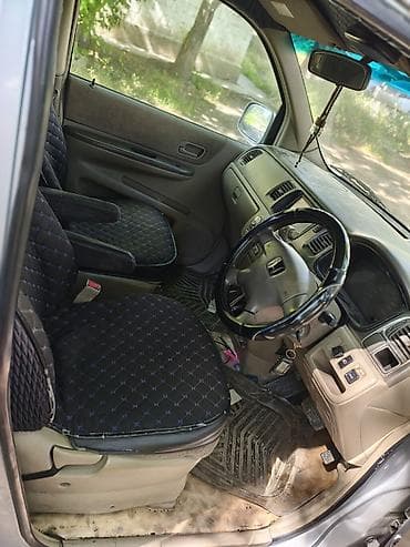 Honda Stepwgn: 2001 г., 2 л, Автомат, Газ, Минивэн