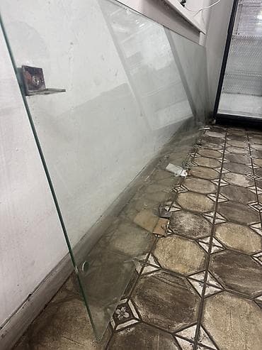 стеклянные вазы для декора: Стеклянная перегородка/полотно двери из закалённого стекла. - — 2