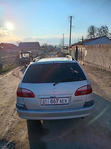 Транспорт: Toyota Avensis: 2002 г., 1.8 л, Кол менен иштөөчү, Бензин, Универсал — 7