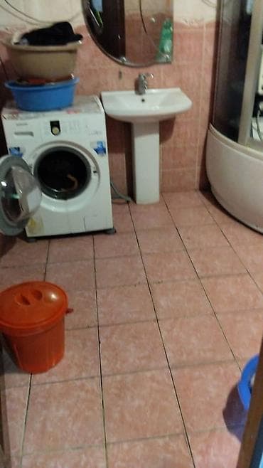 Бөлмөлөрдү ижарага берүү: Сдам просторные комнаты в жилом доме. Описание: - Большие светлые — 6