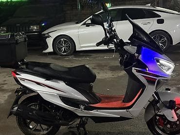 Кумурска мотороллер: Продажа Макси скутер🏍️ Год выпуска: 2025 Пробег: 3900 км Состояние — 5