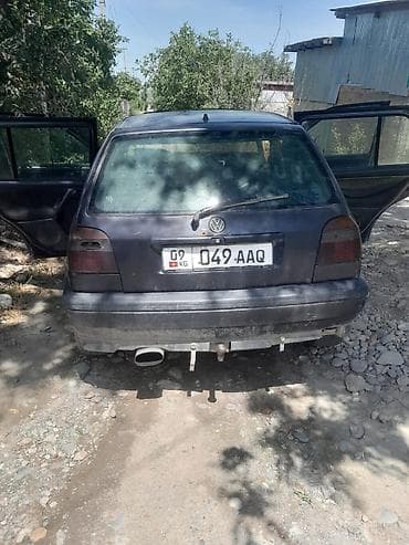 Volkswagen Golf: 1994 г., 1.6 л, Механика, Бензин, Хэтчбэк