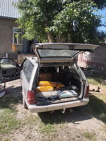 su 7: Mazda 626: 1989 г., 2 л, Механика, Газ, Универсал — 3