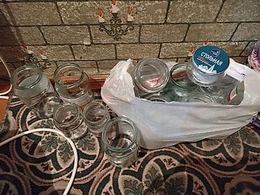 Банки. разного размера. 1 литр и меньше. 14 штук отдам за 1 литр масла