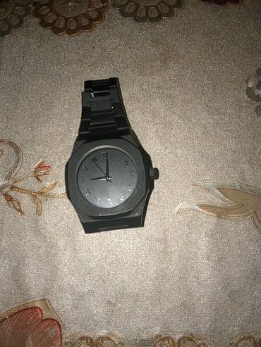 сколько стоят электронные часы: Минималистичные наручные часы в матово‑черном исполнении. - Корпус — 1