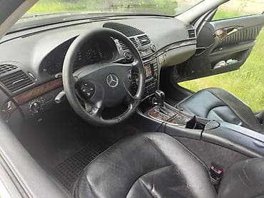 211 салон: Mercedes-Benz E-Class: 2004 г., 3.2 л, Автомат, Бензин, Седан — 6
