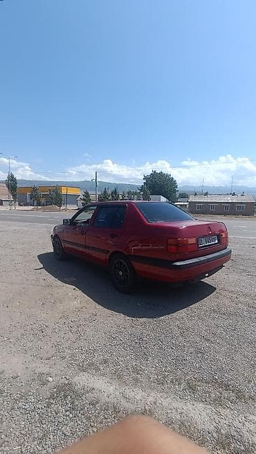 v klass: Volkswagen Vento: 1992 г., 1.8 л, Механика, Бензин, Седан — 3