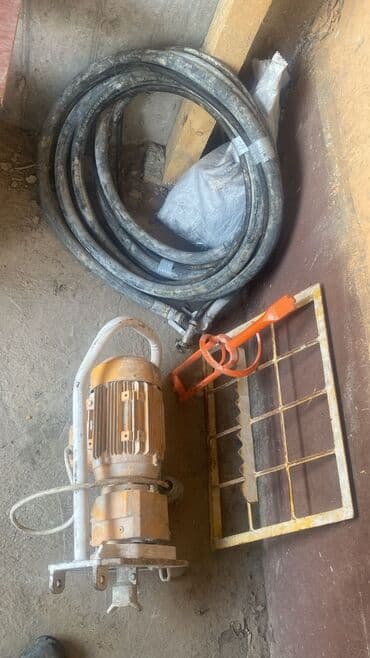 пневмонагнетатель для полусухой стяжки цена: Продается штукатурный аппарат — 3