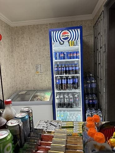 Азиатские продукты и товары для дома — ассортимент на полках - — 5