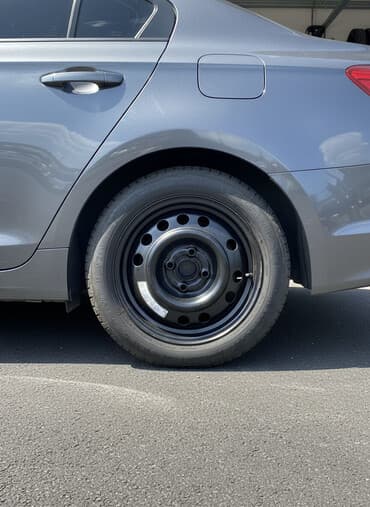 Дакатка четырёх дырая донлоп состояние идеальное размер R14