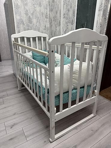 bunk bed: Детская односпальная кровать, Б/у, Для девочки, Для мальчика, С бортиком, С матрасом, Дерево, Самовывоз — 1