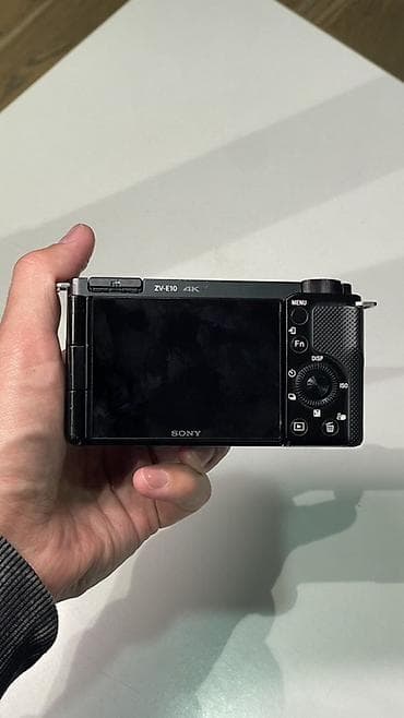 монитор для камер: Беззеркальная камера Sony ZV-E10 (байонет E-mount) - Матрица APS-C — 6