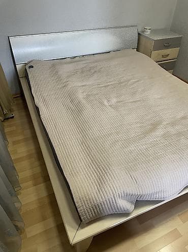 used bed: Кровать с матрасом 160 см ширина длина 200 см в хорошем состоянии — 2