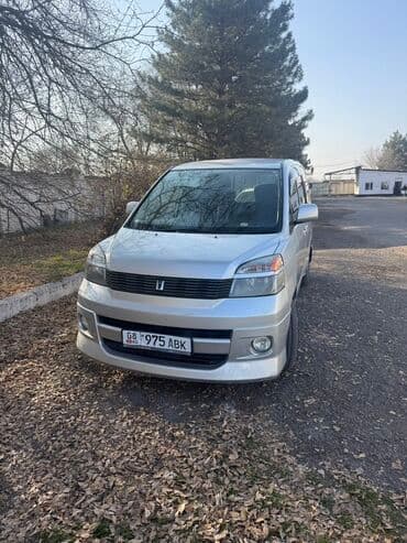 продаю в связи с переездом: Toyota Voxy: 2002 г., Автомат, Бензиновая, Минивэн — 2
