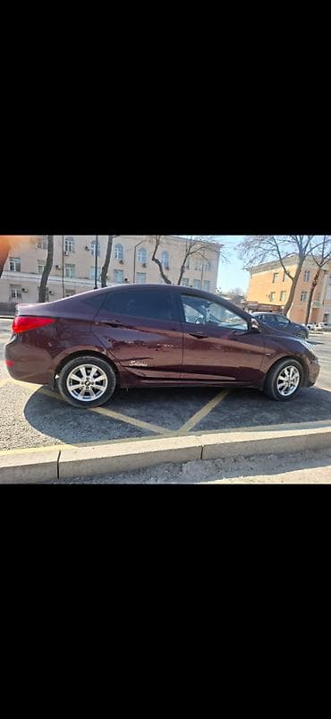 mini kuper: Hyundai Accent: 2013 г., Ручные, Бензин, Седан — 2