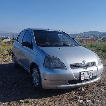 Унаа сатуу: Toyota Yaris: 2002 г., 1.3 л, Кол менен иштөөчү, Бензин, Хетчбек — 1