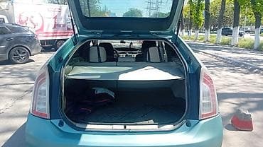 селика: Toyota Prius: 2015 г., 1.8 л, Робот, Гибрид, Хэтчбэк — 5