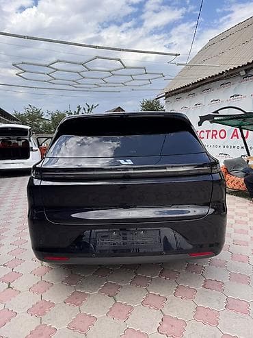 Продажа авто: Lixiang L6: 2024 г., Гибрид, Кроссовер — 2