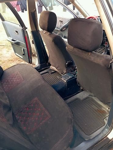 Audi 80: 1990 г., 1.8 л, Кол менен иштөөчү, Бензин, Седан — 5