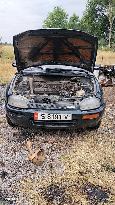 перья: Разбор Mazda (седан, ориентировочно Demio/121): продаются запчасти по — 2